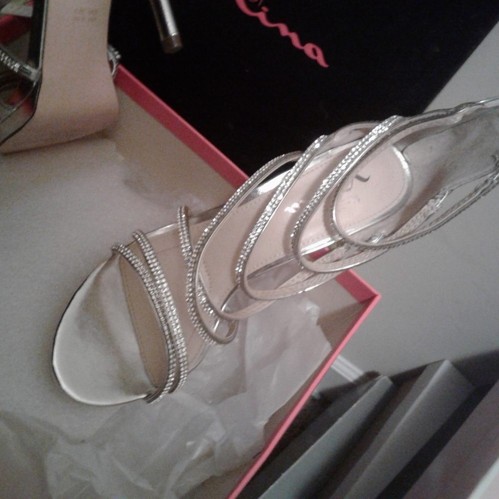 Shoes - Picture 2 of 5